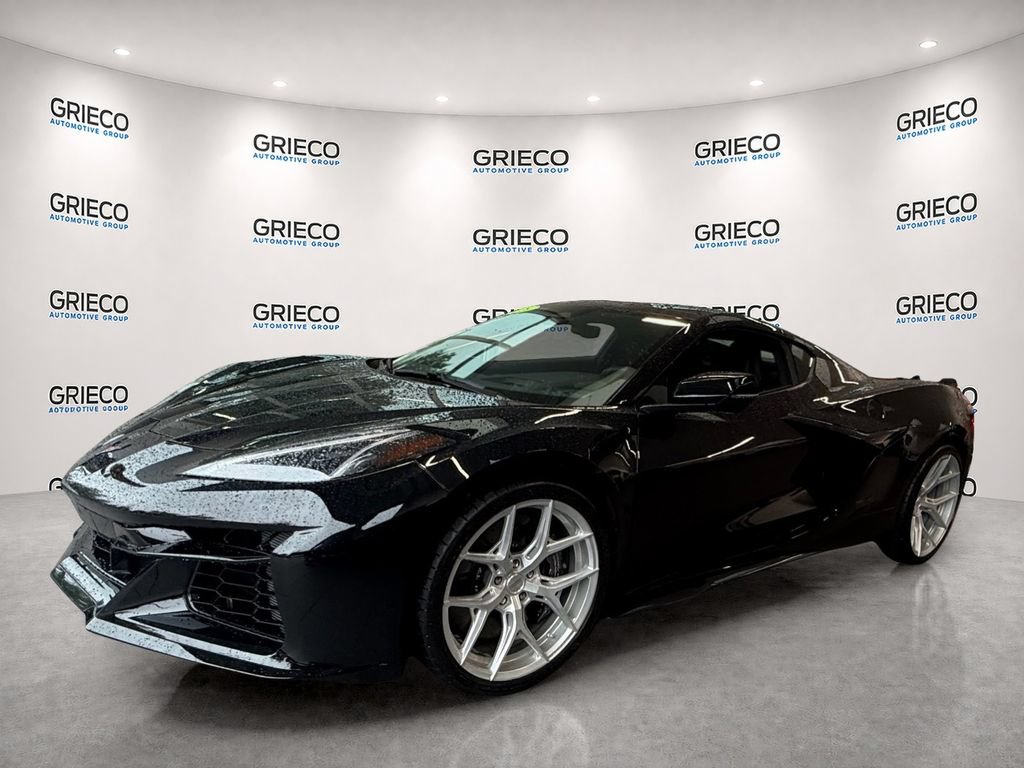 Used 2025 Chevrolet Corvette E-Ray AWD/4WD image 3