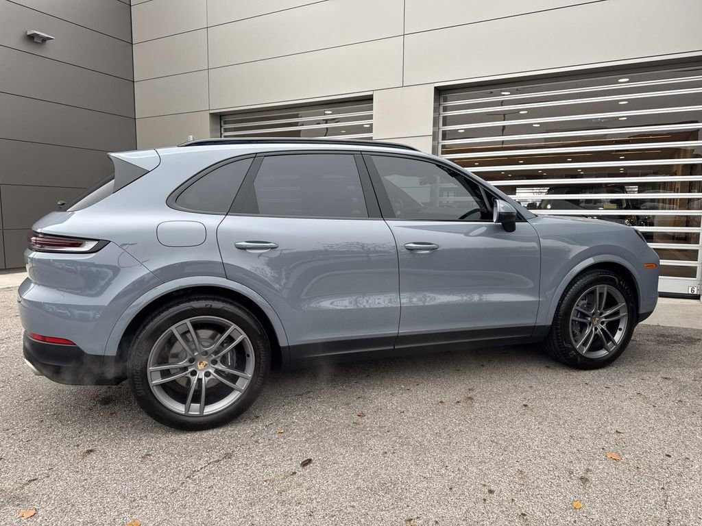 Used 2024 Porsche Cayenne image 7