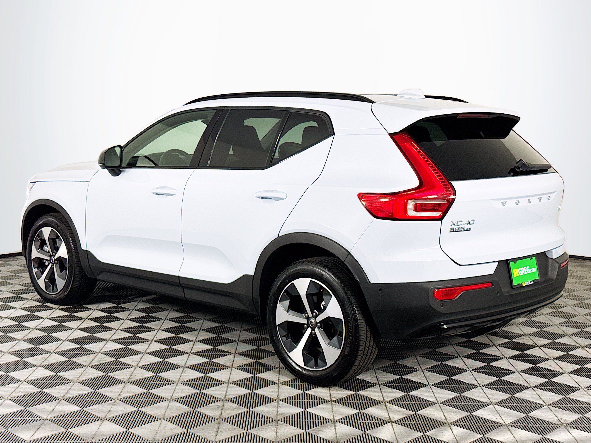 Used 2026 Volvo XC40 B5 Plus AWD/4WD image 6