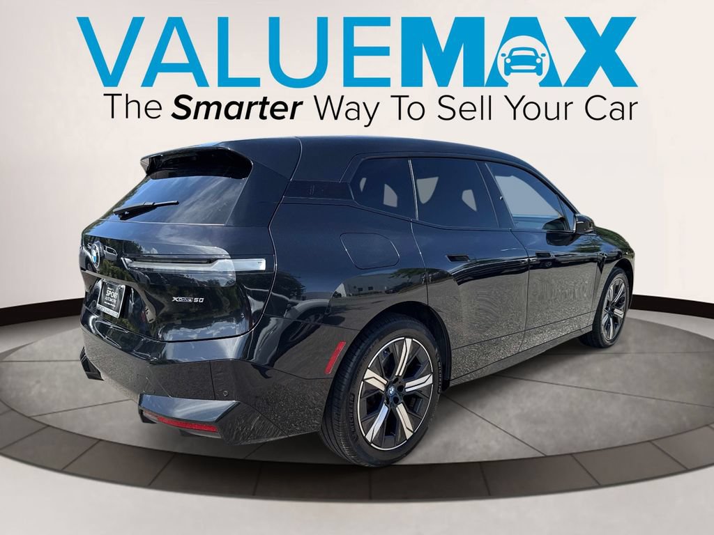 Used 2023 BMW iX xDrive50 w/ Sport Package AWD/4WD image 3