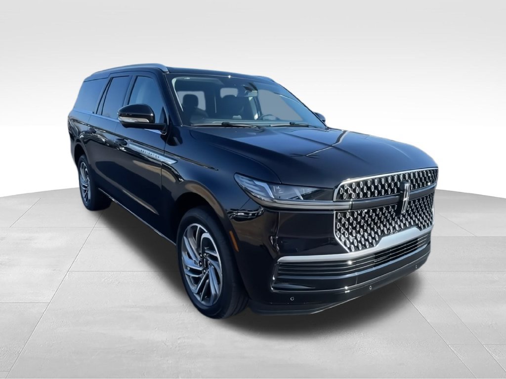New 2026 Lincoln Navigator L Reserve AWD/4WD image 2
