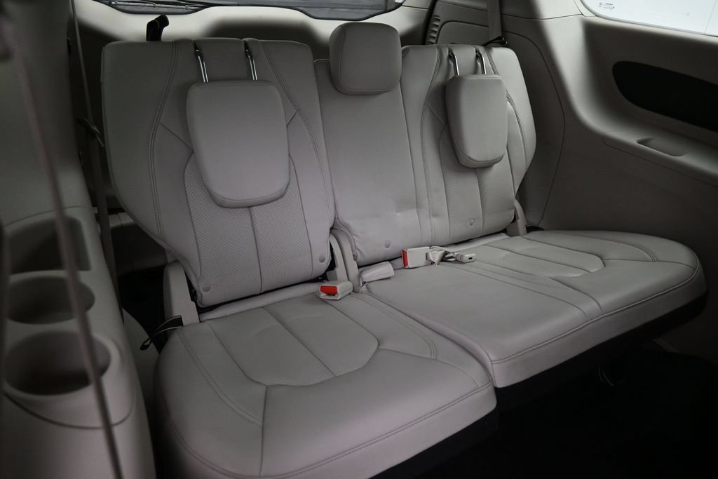 Used 2021 Chrysler Voyager Lxi FWD image 24