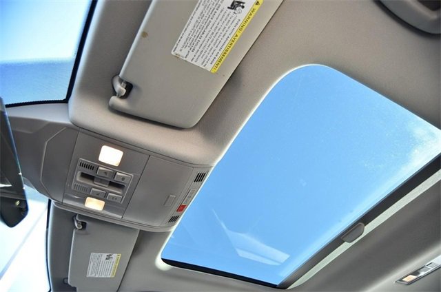 Certified 2024 Volkswagen Jetta SE w/ Panoramic Sunroof Package image 22