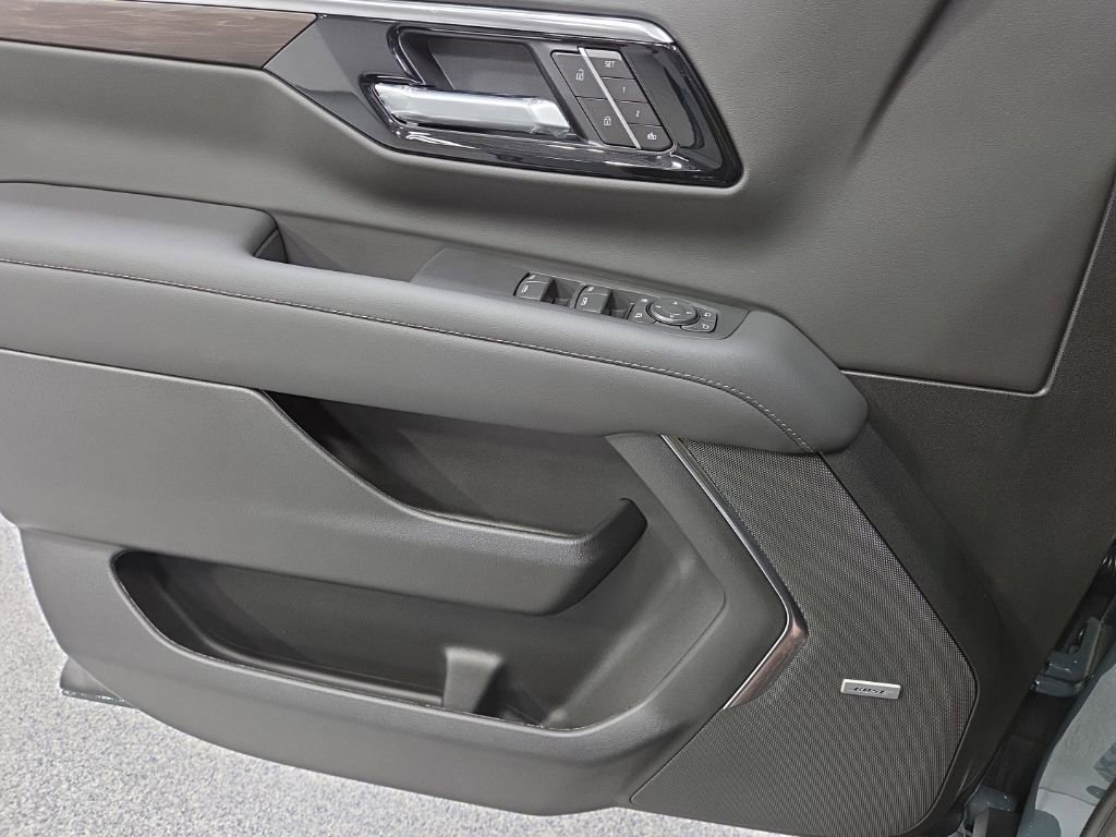 New 2026 Chevrolet Suburban Z71 w/ Comfort Package image 31