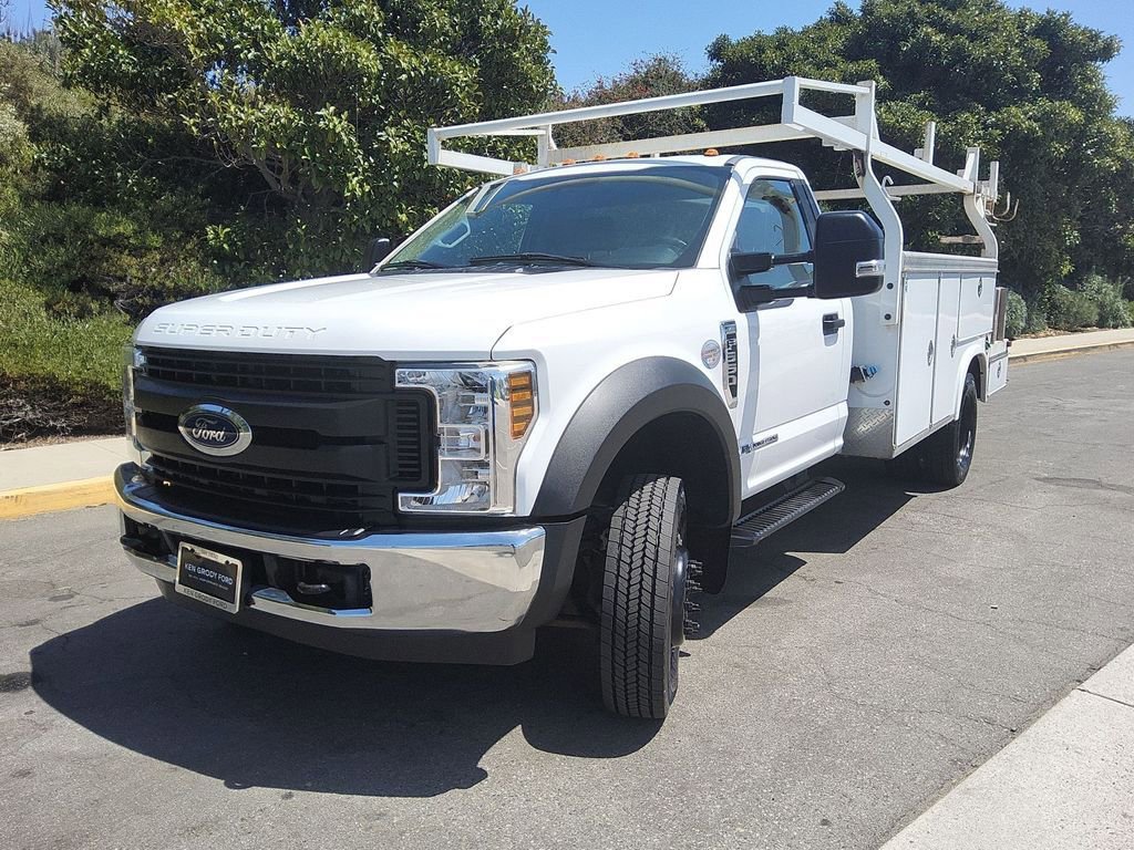 Used 2019 Ford F550 2WD Regular Cab Super Duty image 3