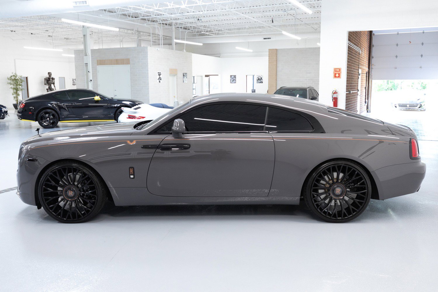 Used 2018 Rolls-Royce Wraith RWD image 3
