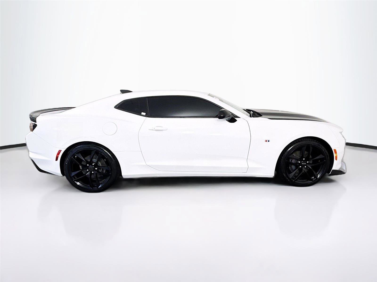 Used 2021 Chevrolet Camaro LT w/ 1LE Track Performance Package RWD image 8