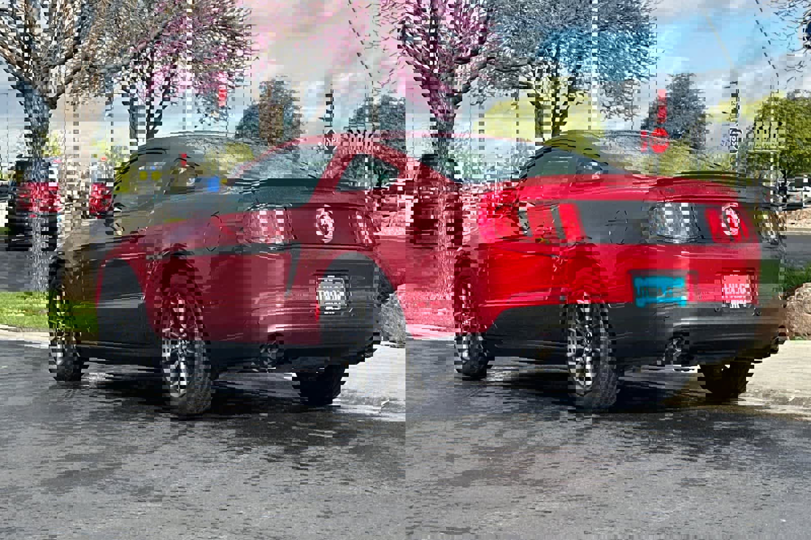 Used 2012 Ford Mustang Premium RWD image 6