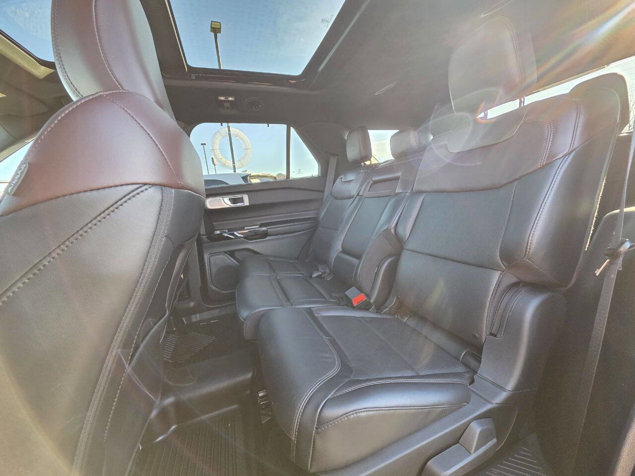 Used 2021 Ford Explorer Platinum image 30