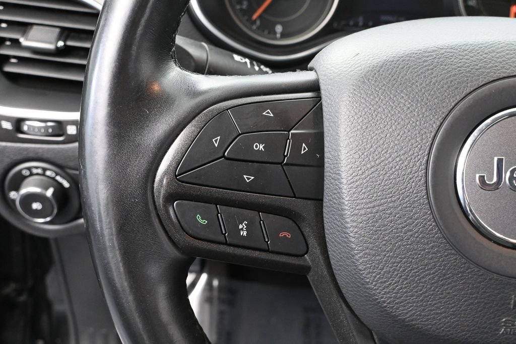 Used 2019 Jeep Cherokee Trailhawk w/ Cold Weather Group AWD/4WD image 27