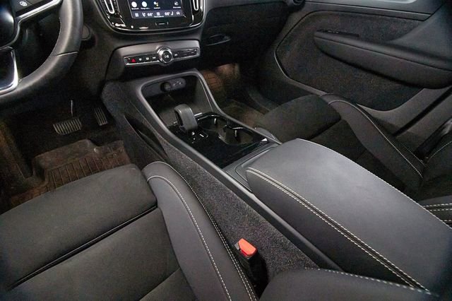 Certified 2023 Volvo C40 P8 Recharge Ultimate w/ Protection Package Premier AWD/4WD image 9