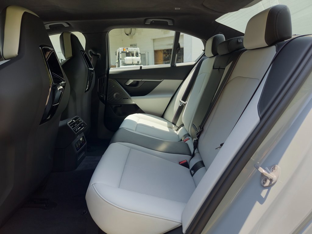 New 2026 BMW M5 w/ Carbon Package image 16