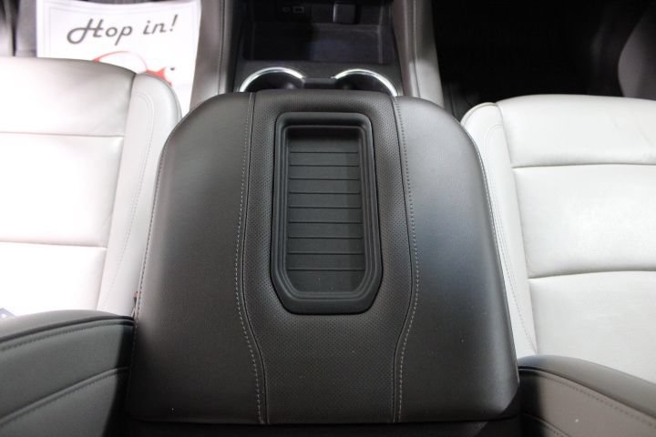 Used 2024 GMC Yukon SLT w/ SLT Luxury Package AWD/4WD image 32