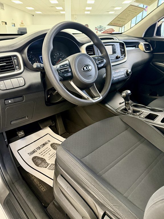 Used 2018 Kia Sorento L FWD image 13