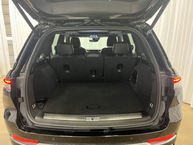Used 2022 Jeep Grand Cherokee Overland image 12