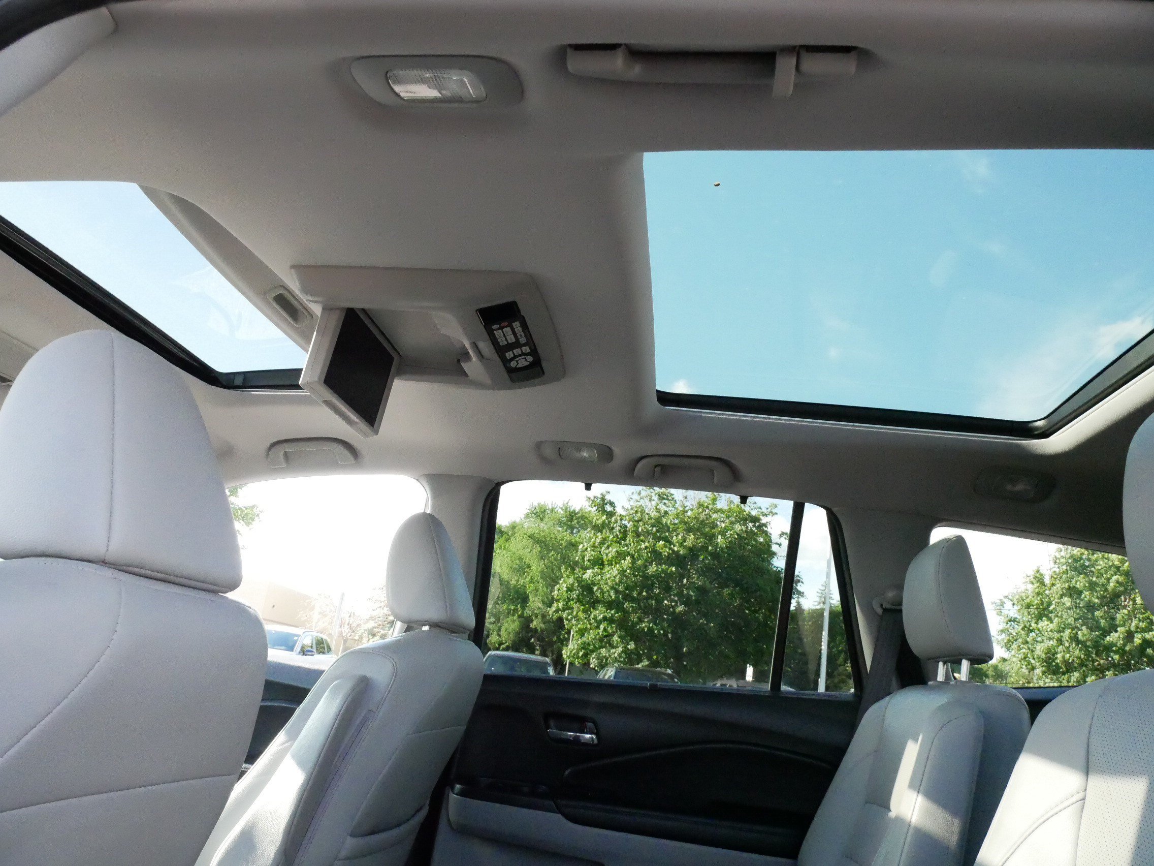 Used 2016 Honda Pilot Elite image 33