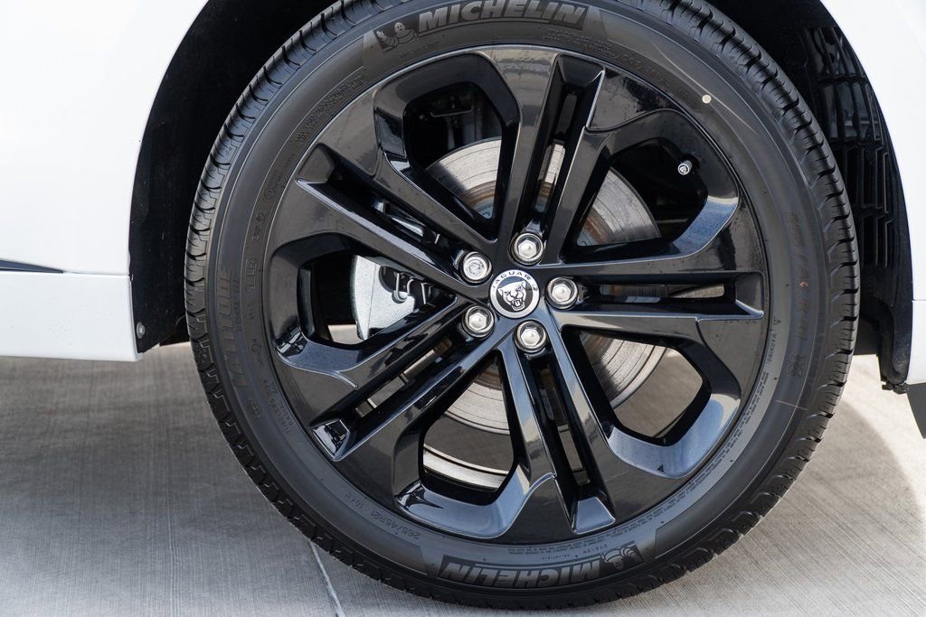 Used 2025 Jaguar F-PACE R-Dynamic S AWD/4WD image 10