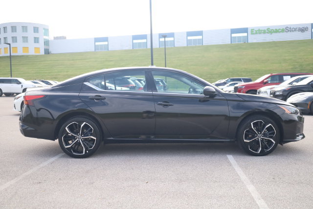 Certified 2025 Nissan Altima 2.5 SR AWD/4WD image 3