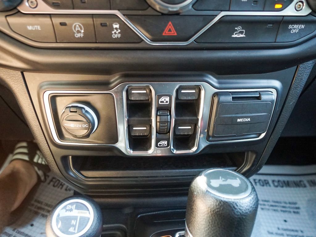 Used 2021 Jeep Wrangler Unlimited Sport image 23