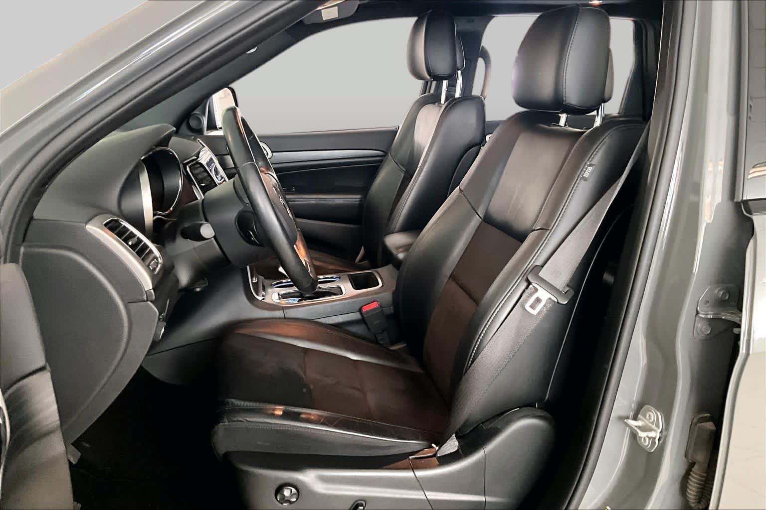 Used 2020 Jeep Grand Cherokee Altitude RWD image 7