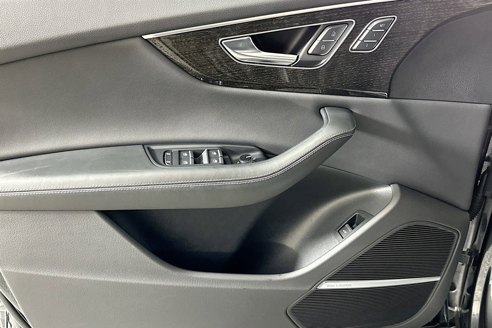 Used 2022 Audi Q8 Premium Plus w/ Premium Plus Package image 21