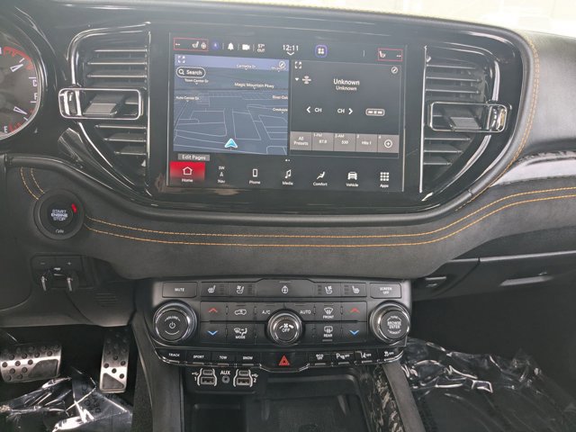 Certified 2023 Dodge Durango R/T w/ Hemi Orange Plus Package image 15