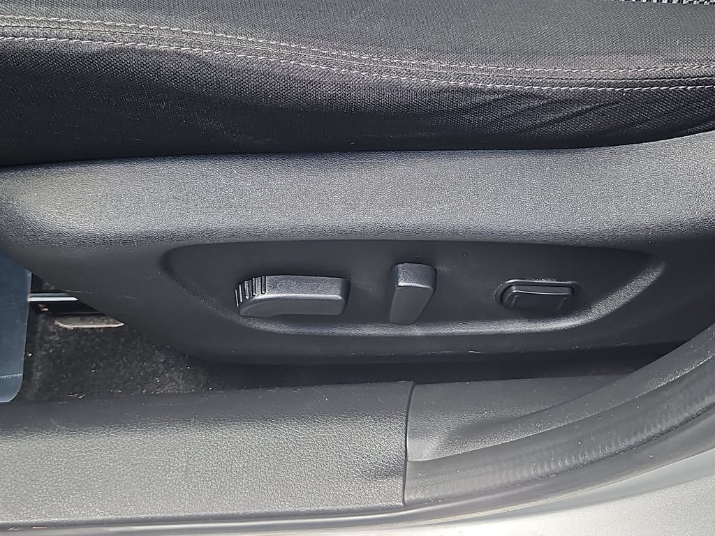 Used 2017 Nissan Rogue Sport SV AWD/4WD image 17