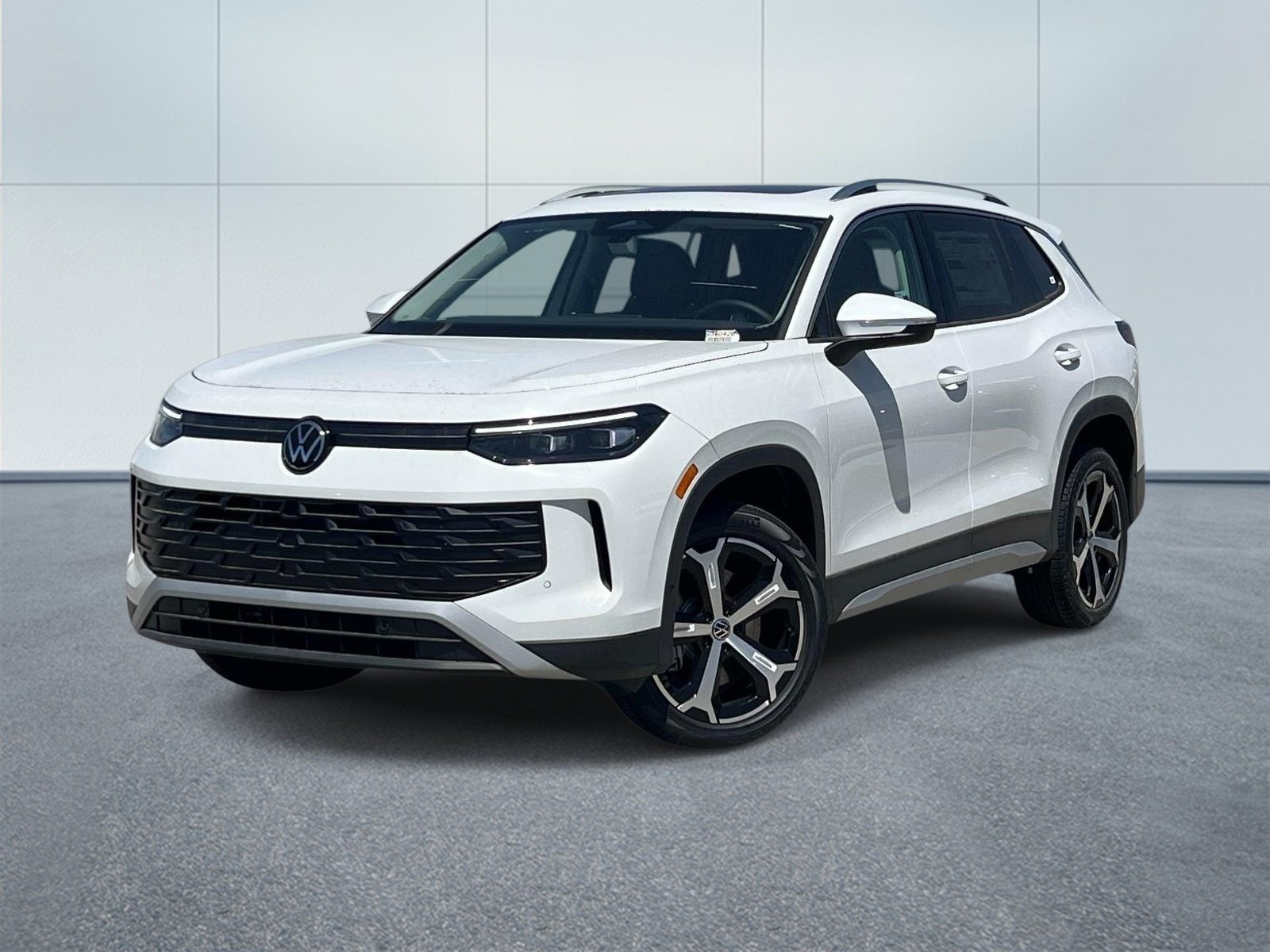 New 2026 Volkswagen Tiguan SE AWD/4WD image 1