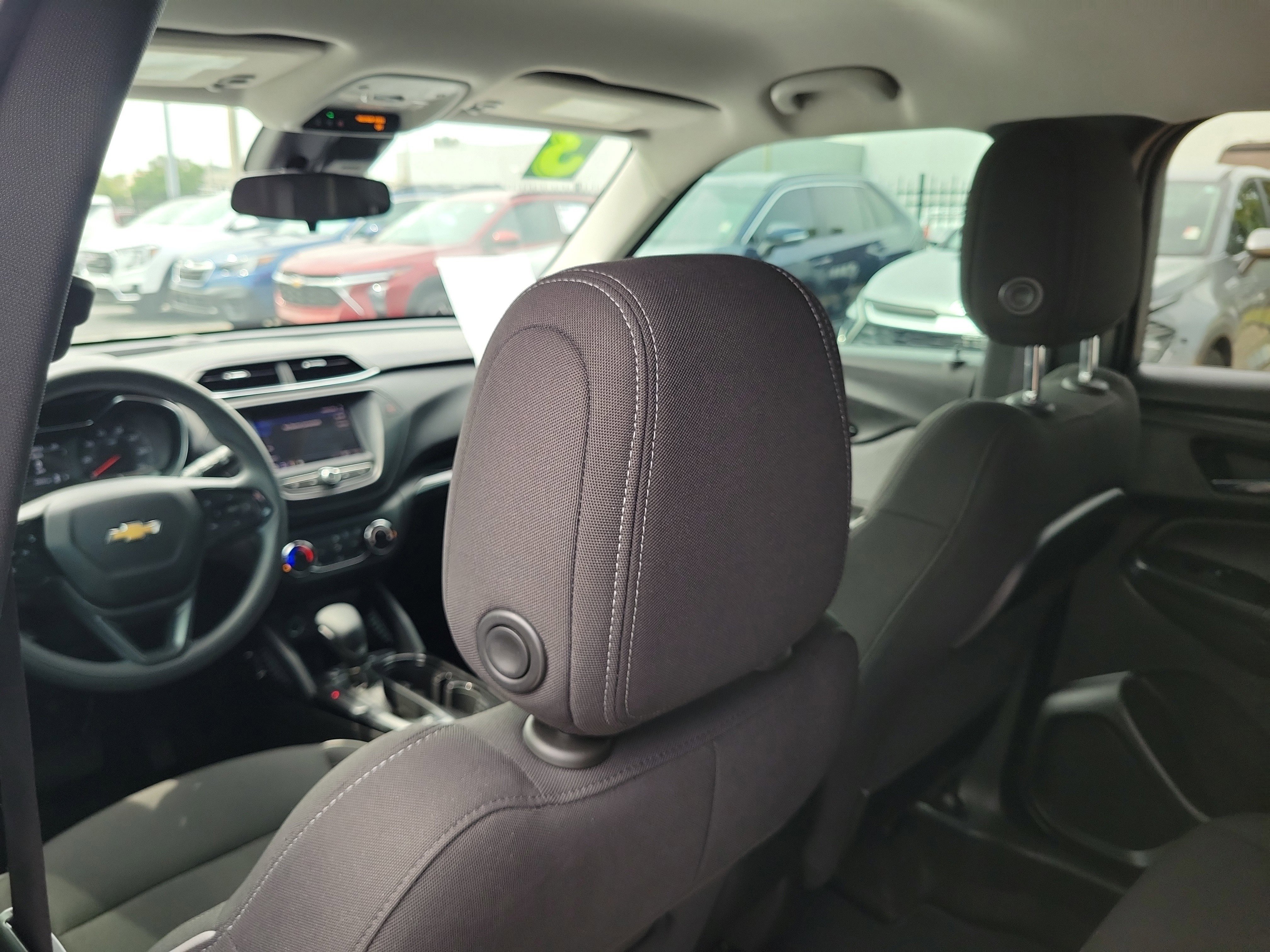 Used 2023 Chevrolet TrailBlazer LT FWD image 14