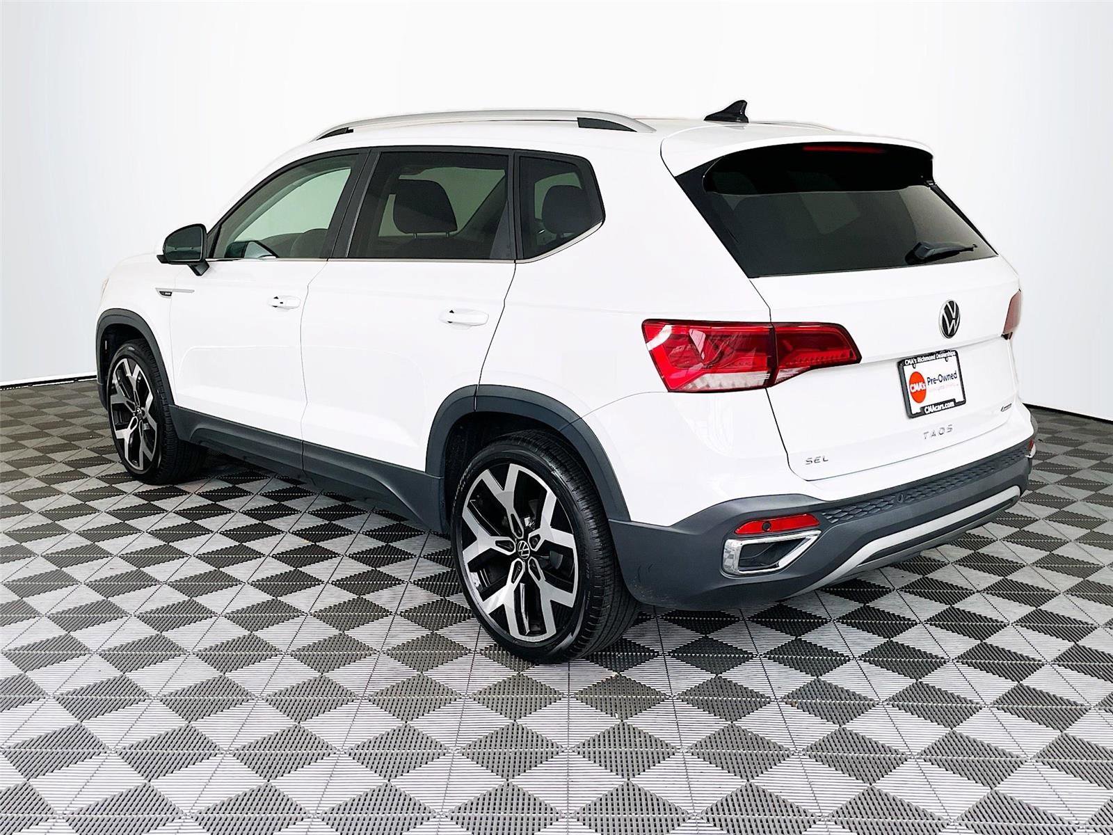 Used 2022 Volkswagen Taos SEL AWD/4WD image 6