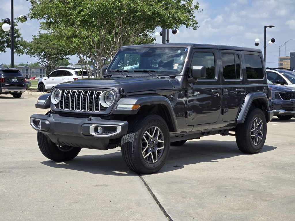 Used 2025 Jeep Wrangler Unlimited Sahara AWD/4WD image 2