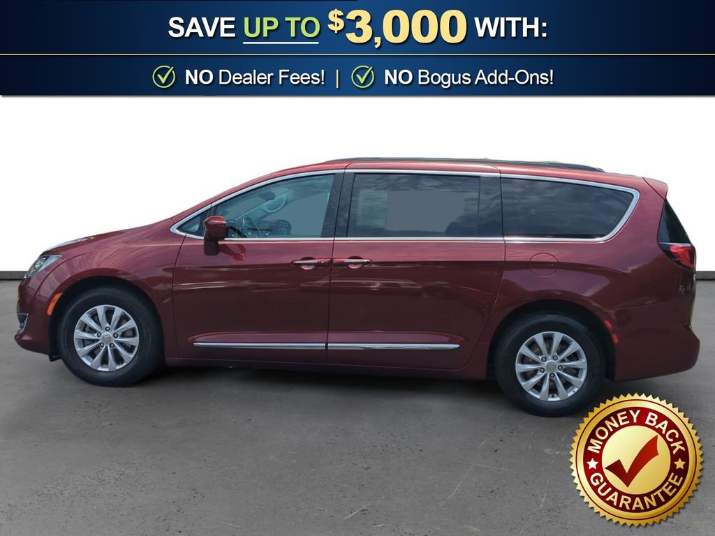 Used 2017 Chrysler Pacifica Touring-L FWD image 2
