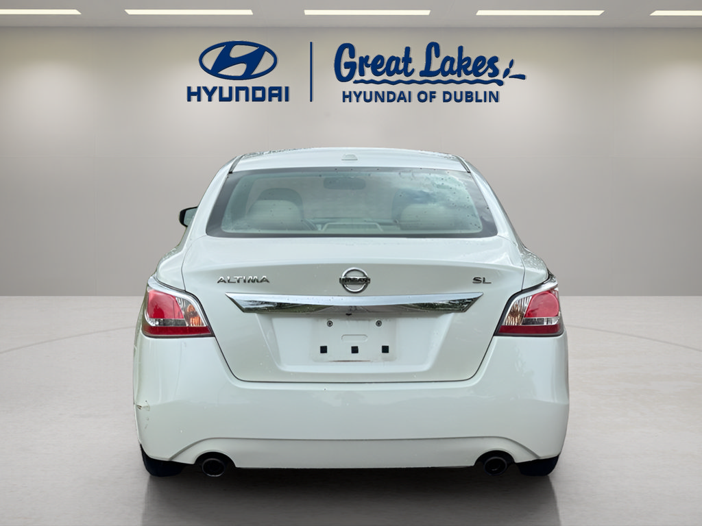 Used 2015 Nissan Altima 2.5 SL w/ Moonroof Package FWD image 4