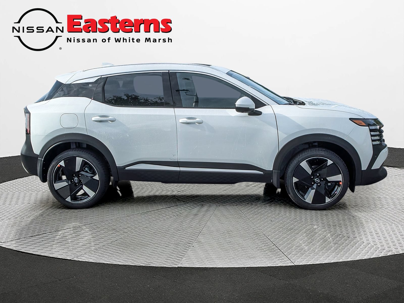 New 2025 Nissan Kicks SR w/ SR Premium Package AWD/4WD image 8