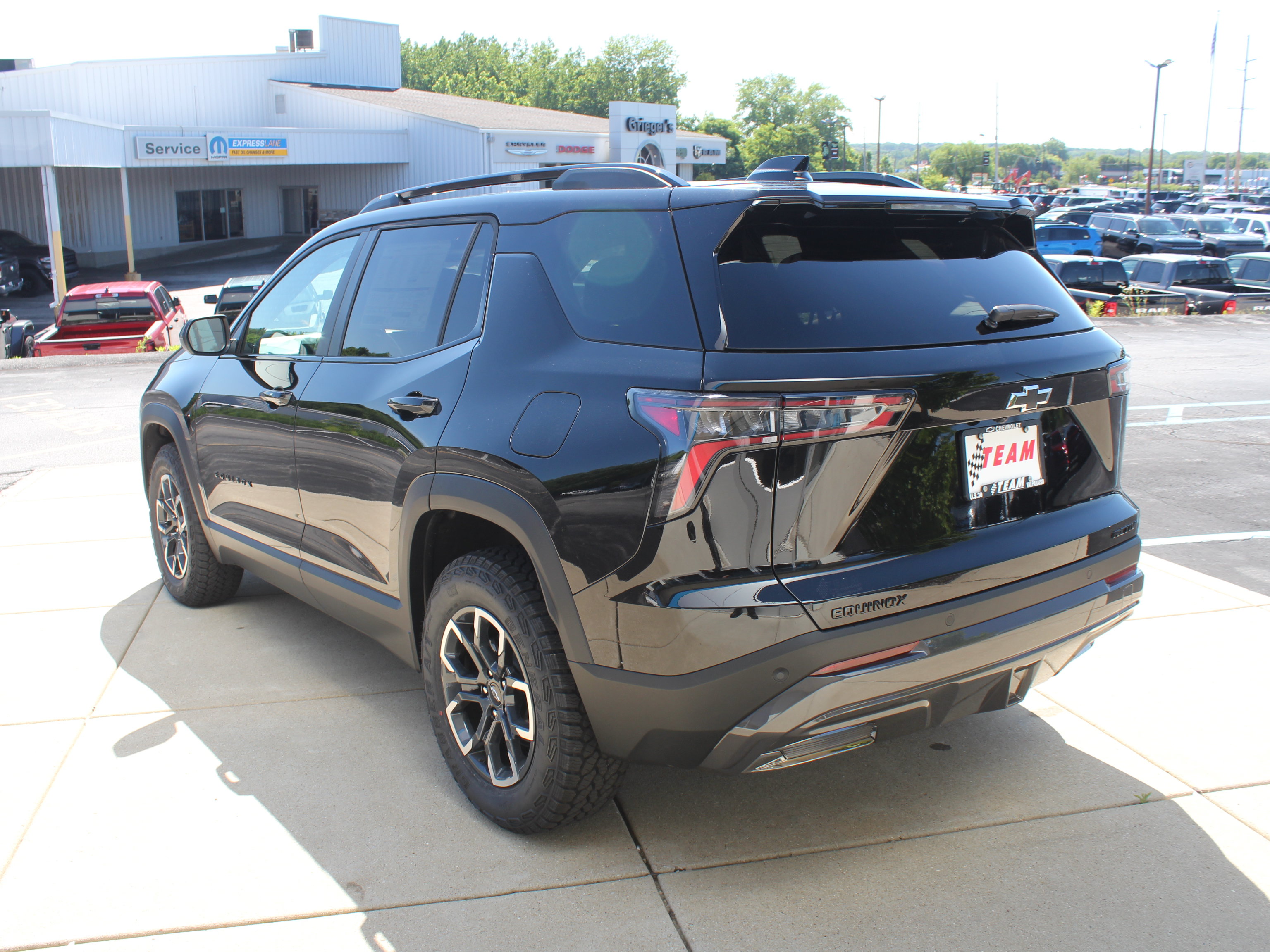 New 2026 Chevrolet Equinox ACTIV w/ Convenience Package III FWD image 5
