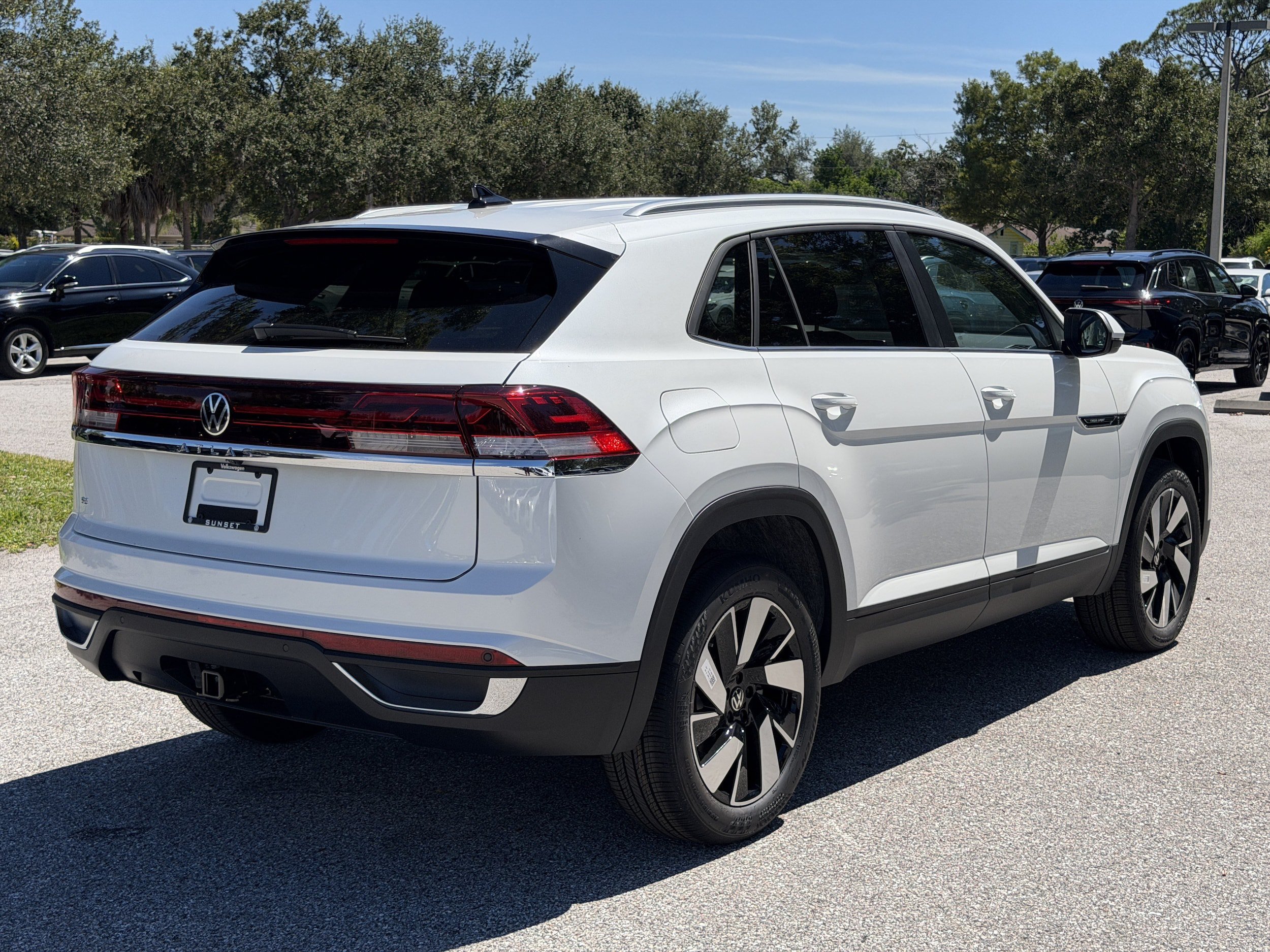 New 2026 Volkswagen Atlas Cross Sport SE FWD image 7