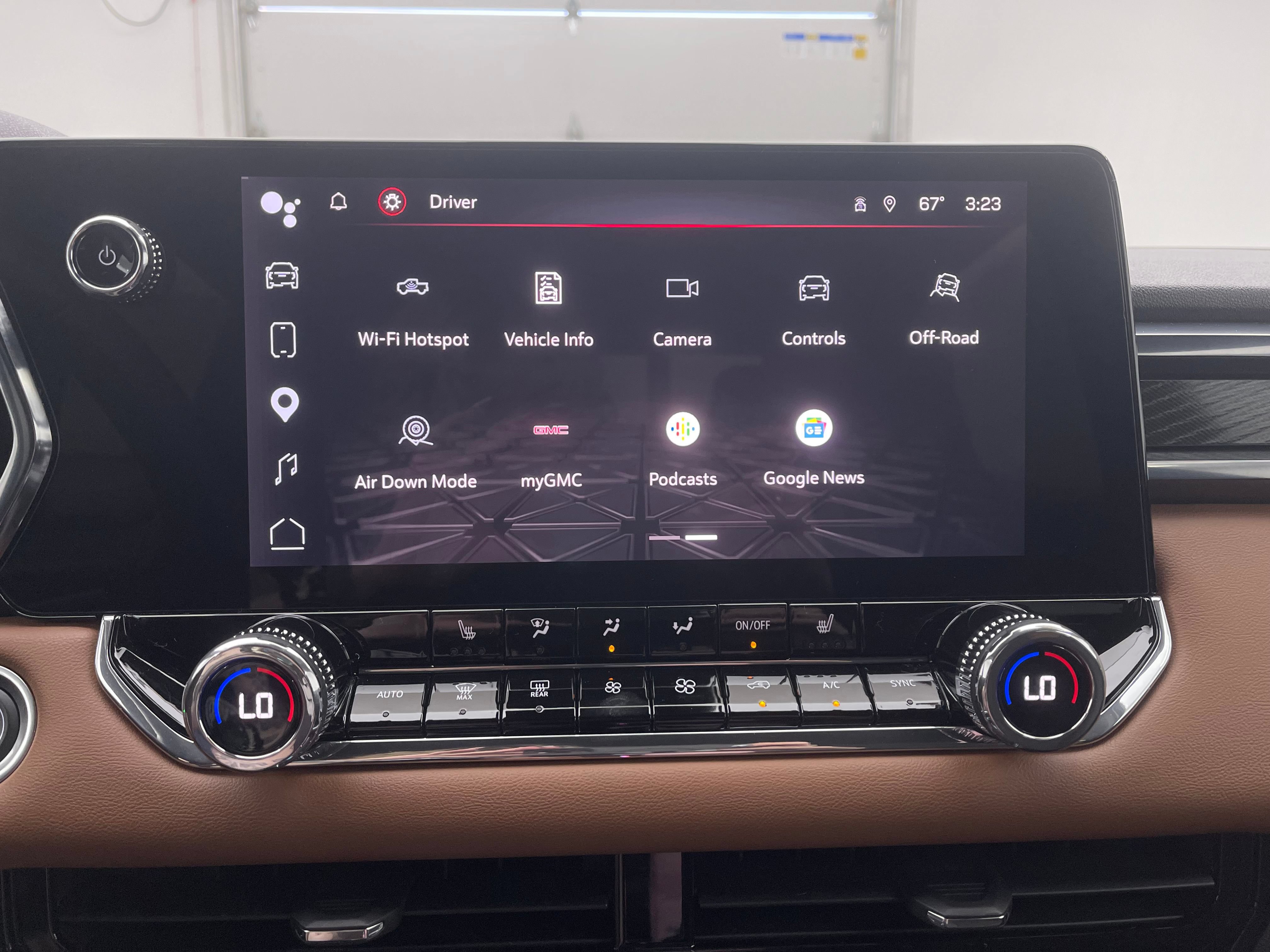 Used 2023 GMC Canyon AT4 w/ Canyon Safety Plus Package AWD/4WD image 24