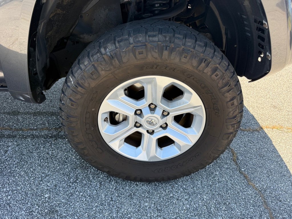 Used 2014 Toyota 4Runner SR5 Premium image 19