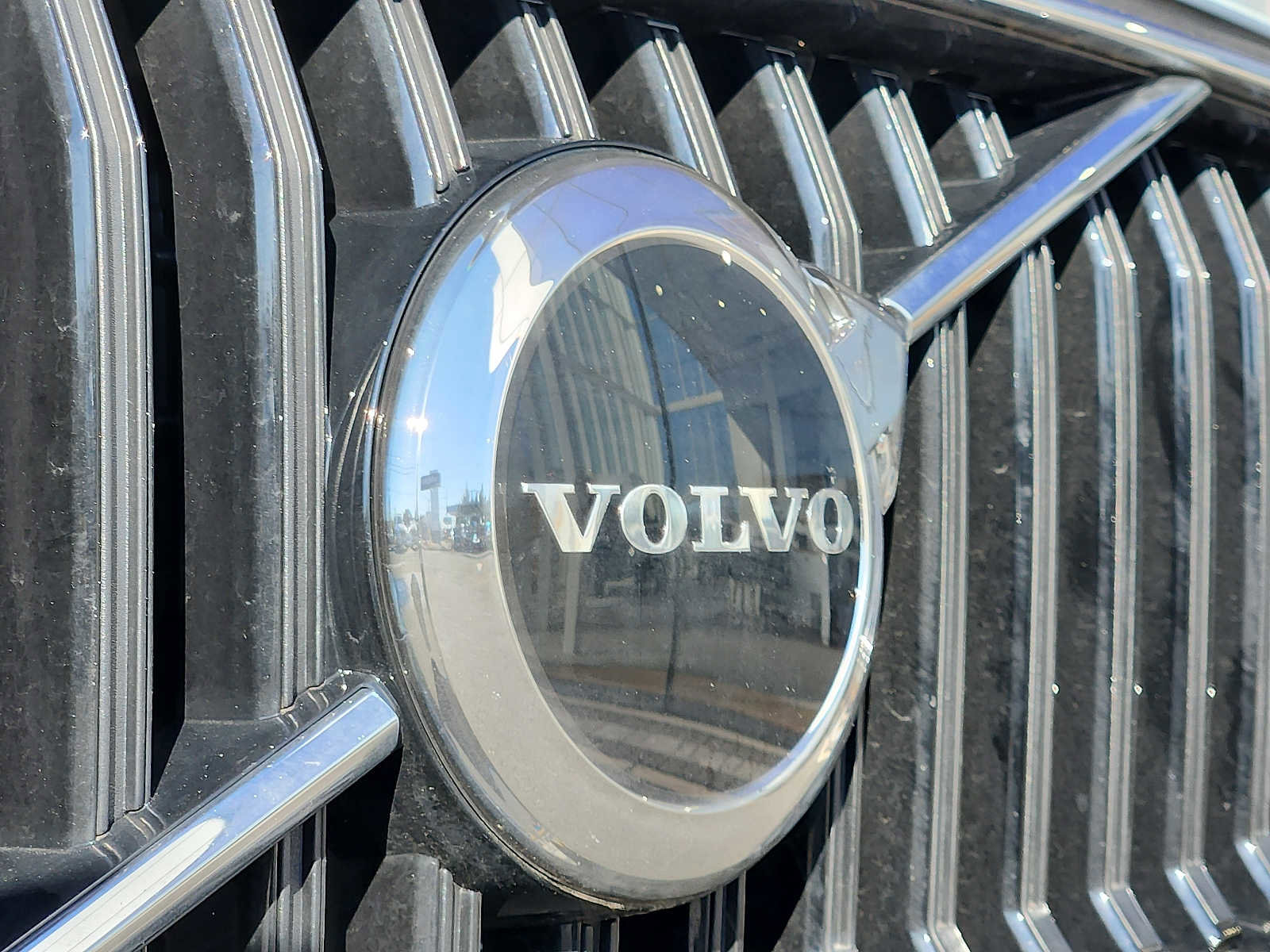 Certified 2023 Volvo XC60 B5 Core w/ Climate Package image 30