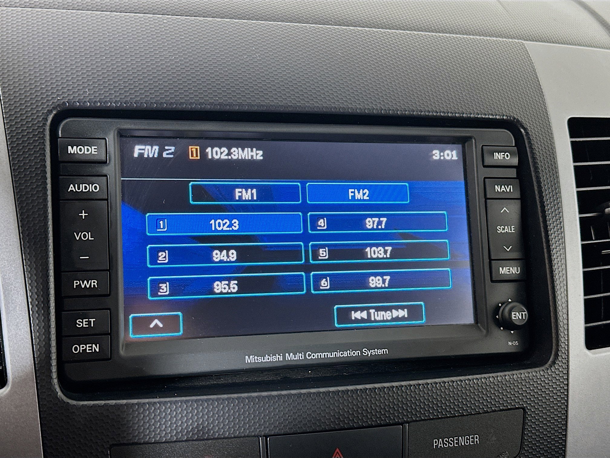 Used 2011 Mitsubishi Outlander SE image 14