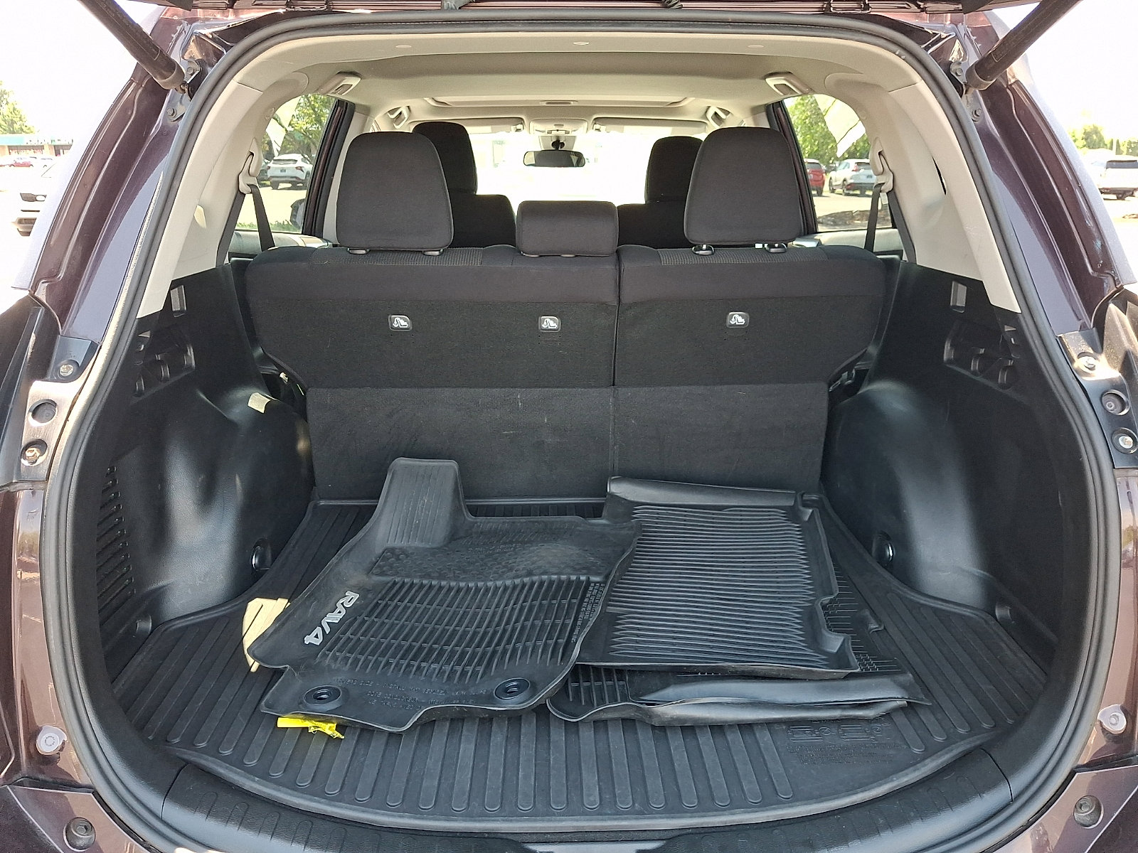 Used 2018 Toyota RAV4 XLE AWD/4WD image 29