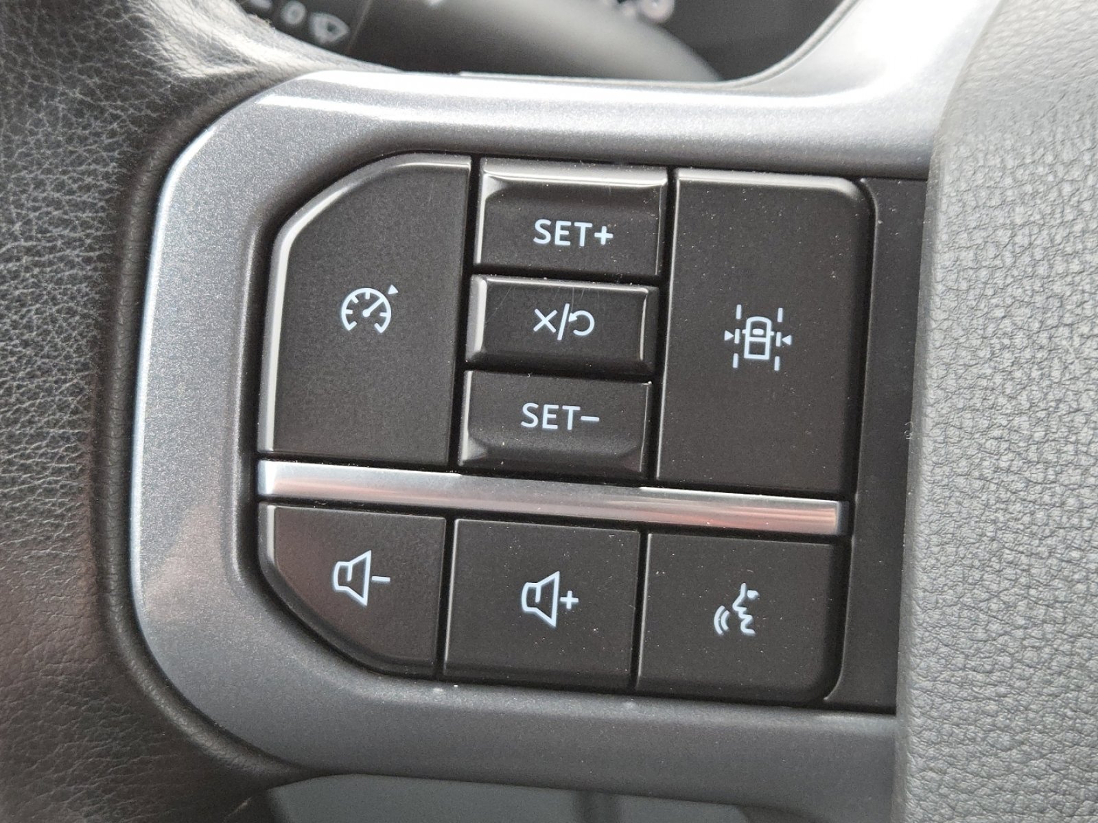 Used 2023 Ford F150 XLT w/ Equipment Group 302A High image 32