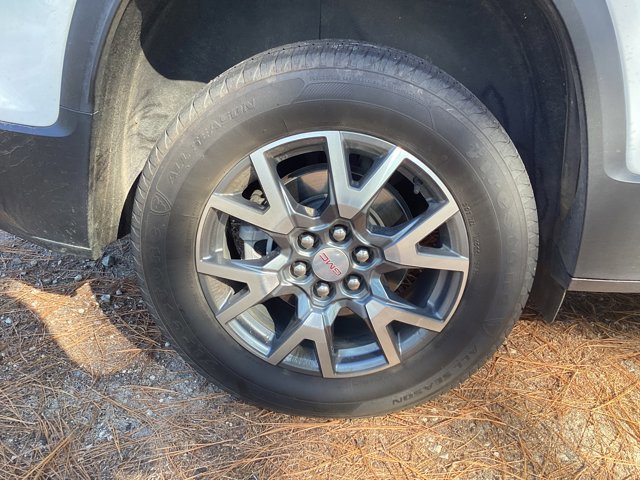 Used 2023 GMC Acadia SLT image 13