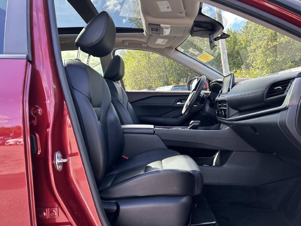 Certified 2023 Nissan Rogue SV w/ SV Premium B Package AWD/4WD image 16