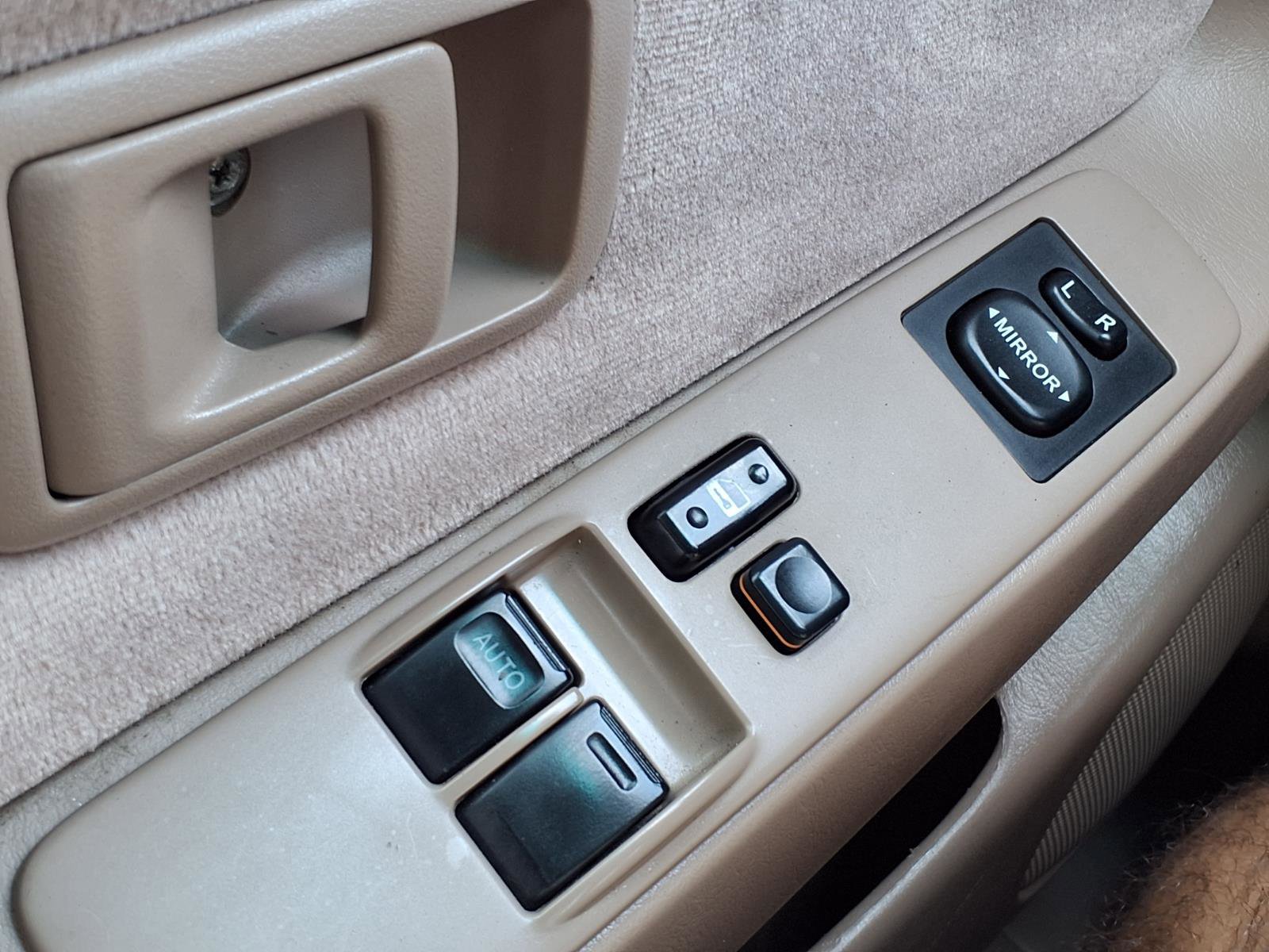 Used 2004 Toyota Tacoma PreRunner RWD image 9