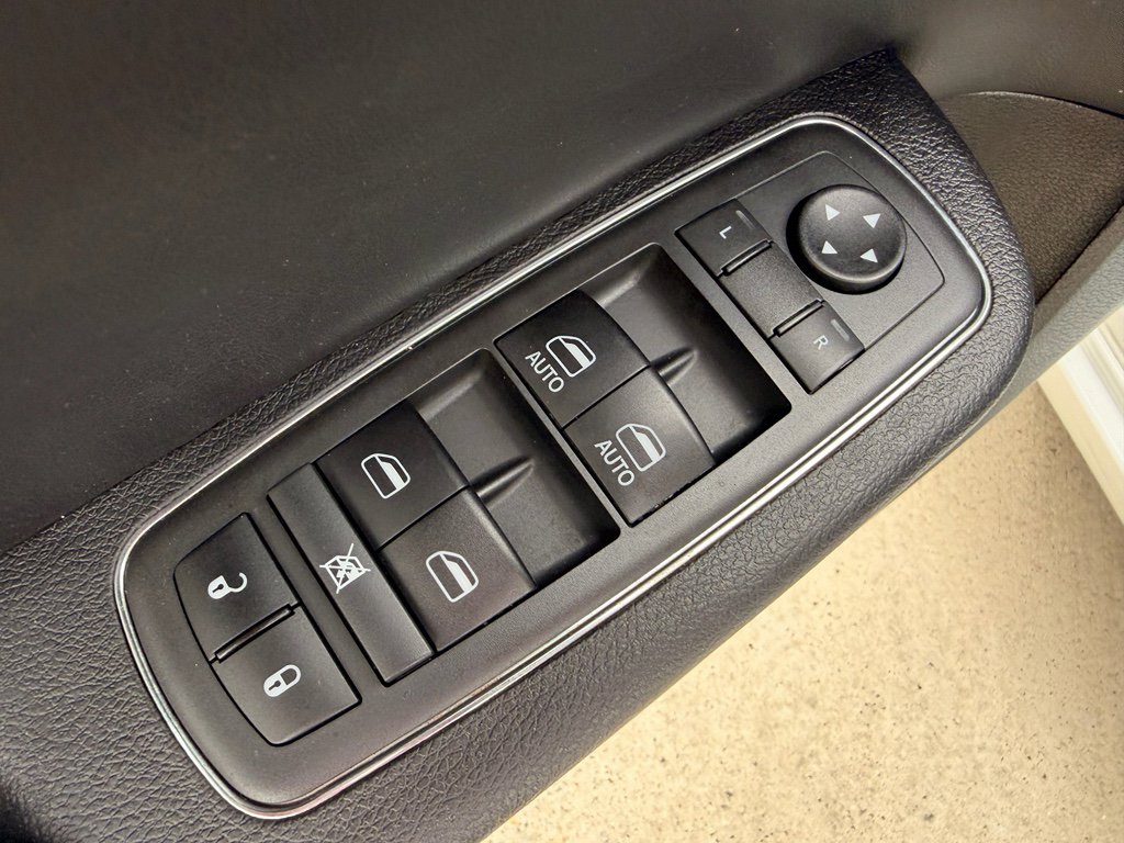Used 2021 Dodge Charger SXT w/ Leather Interior Group image 12