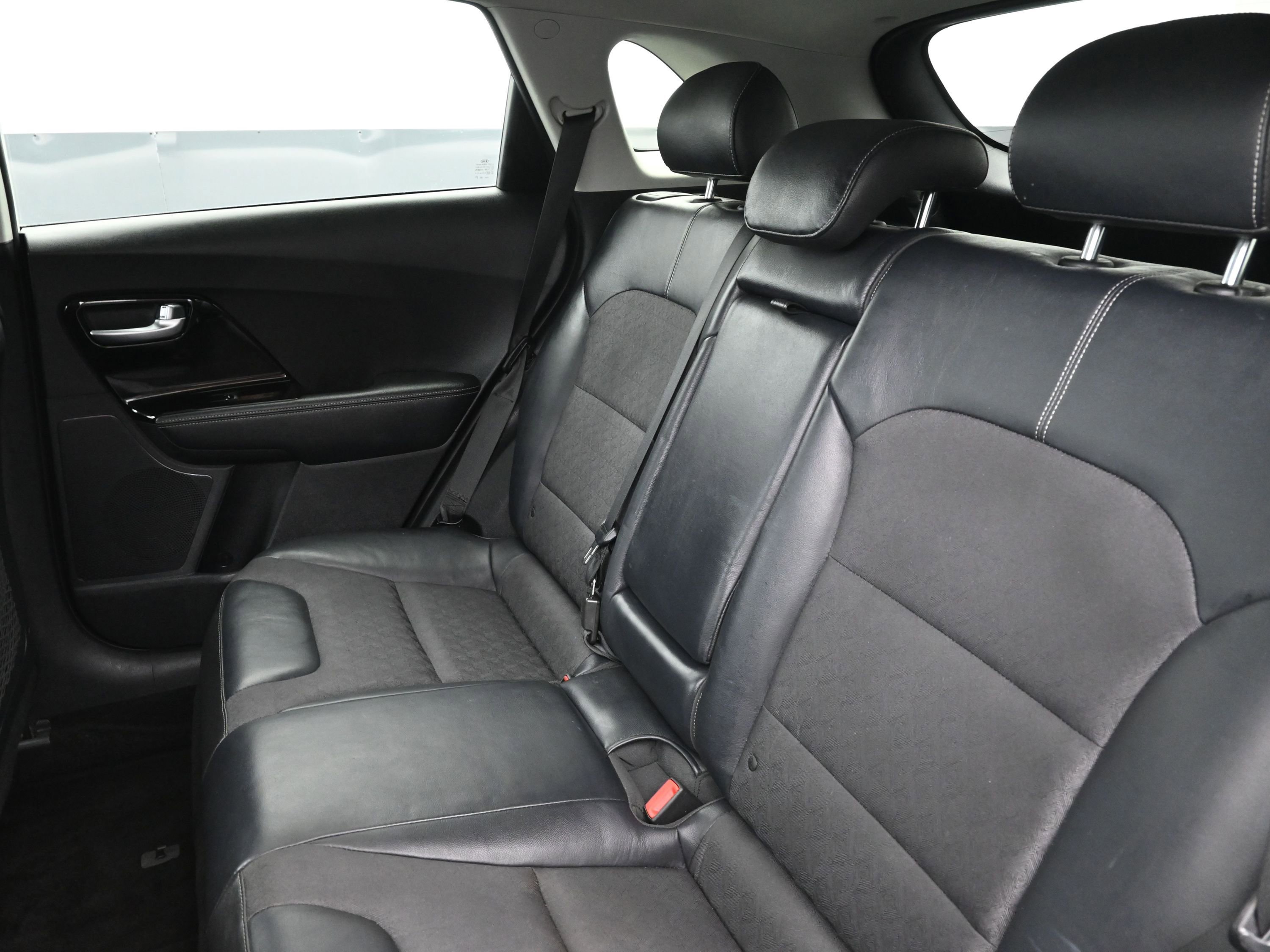 Used 2019 Kia Niro S Touring image 23