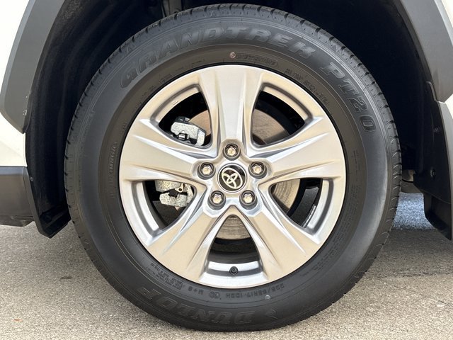 Used 2025 Toyota RAV4 XLE w/ Convenience Package FWD image 12