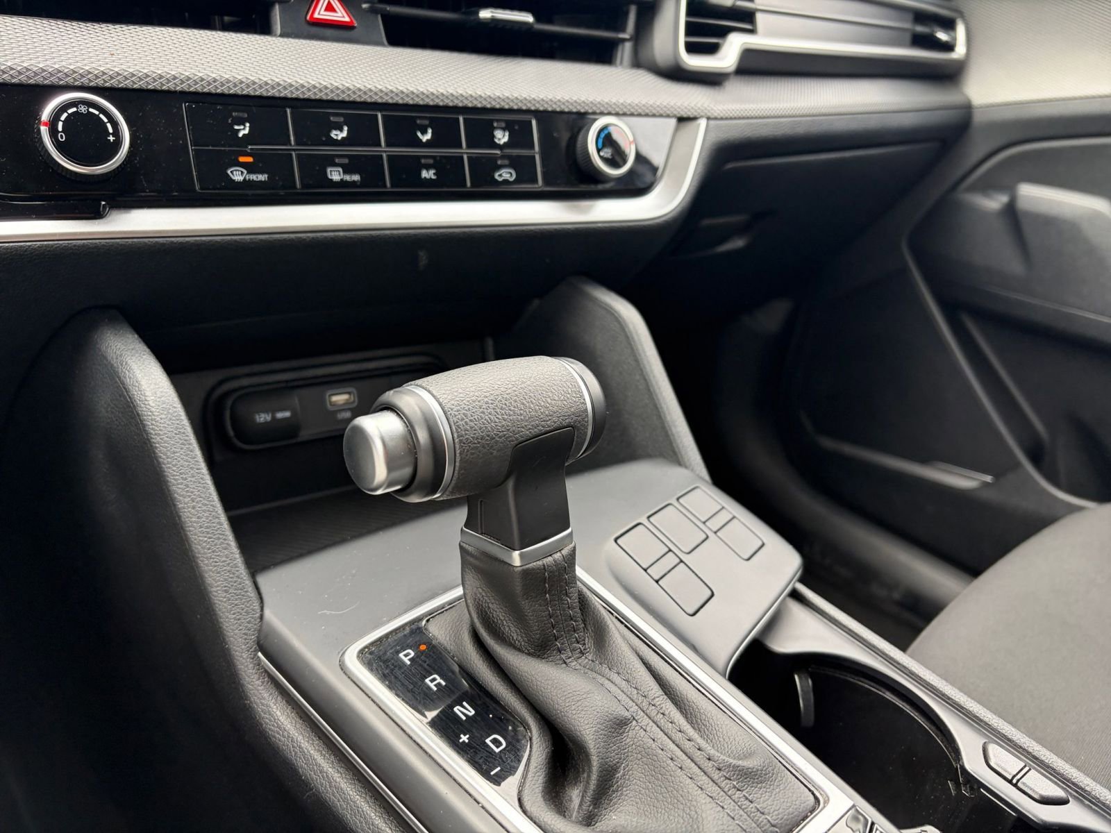 Used 2025 Kia Sportage LX image 39