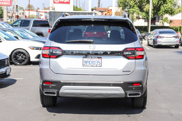 Certified 2025 Honda Pilot Touring image 11